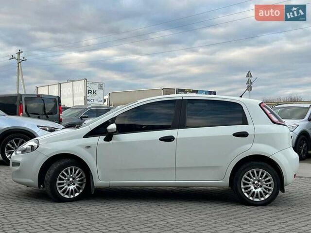 Білий Фіат Гранде Пунто, об'ємом двигуна 1.4 л та пробігом 76 тис. км за 6890 $, фото 2 на Automoto.ua