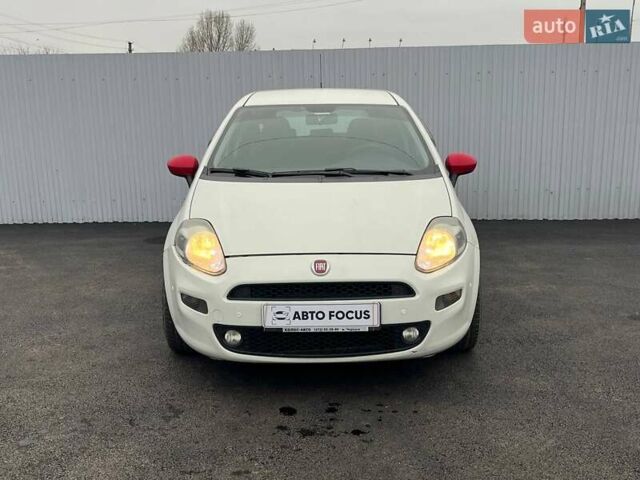 Білий Фіат Гранде Пунто, об'ємом двигуна 1.37 л та пробігом 194 тис. км за 5590 $, фото 2 на Automoto.ua
