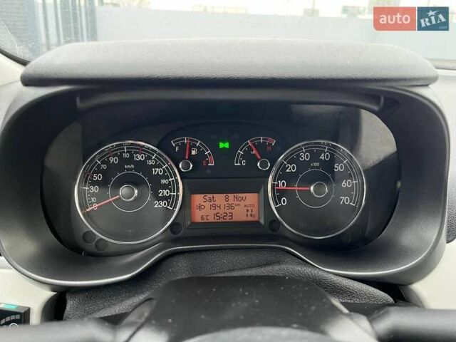 Білий Фіат Гранде Пунто, об'ємом двигуна 1.37 л та пробігом 194 тис. км за 5590 $, фото 17 на Automoto.ua