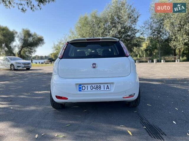 Фіат Гранде Пунто 2012 у Белой Церкве на Automoto.ua Білий Фіат Гранде Пунто, об'ємом двигуна 1.25 л та пробігом 145 тис. км за 7000 $, фото 19 на Automoto.ua