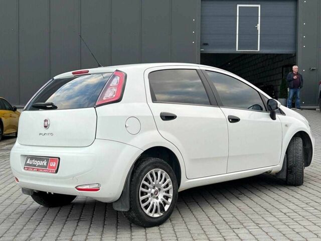 Білий Фіат Гранде Пунто, об'ємом двигуна 1.4 л та пробігом 76 тис. км за 6890 $, фото 4 на Automoto.ua