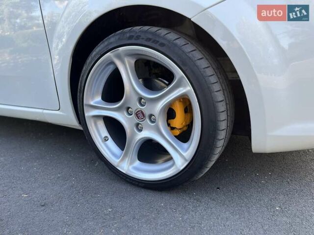 Фіат Гранде Пунто 2012 у Белой Церкве на Automoto.ua Білий Фіат Гранде Пунто, об'ємом двигуна 1.25 л та пробігом 145 тис. км за 7000 $, фото 5 на Automoto.ua