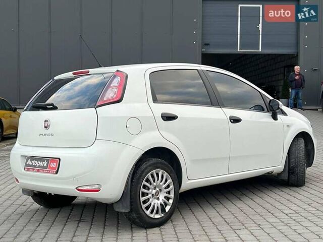 Білий Фіат Гранде Пунто, об'ємом двигуна 1.4 л та пробігом 76 тис. км за 6890 $, фото 6 на Automoto.ua