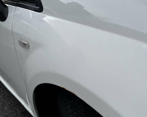 Белый Фиат Гранде Пунто, объемом двигателя 1.37 л и пробегом 104 тыс. км за 4800 $, фото 16 на Automoto.ua