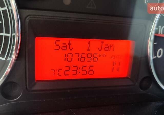 Белый Фиат Гранде Пунто, объемом двигателя 1.4 л и пробегом 107 тыс. км за 6000 $, фото 19 на Automoto.ua