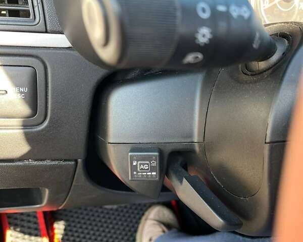 Белый Фиат Гранде Пунто, объемом двигателя 1.37 л и пробегом 114 тыс. км за 6199 $, фото 13 на Automoto.ua