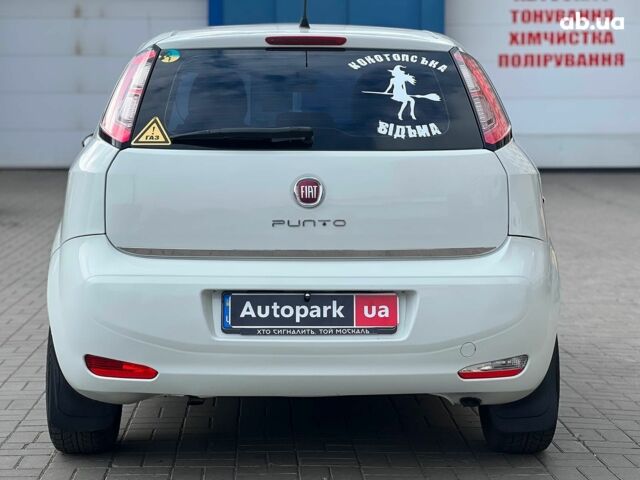 Белый Фиат Гранде Пунто, объемом двигателя 1.4 л и пробегом 114 тыс. км за 6690 $, фото 7 на Automoto.ua