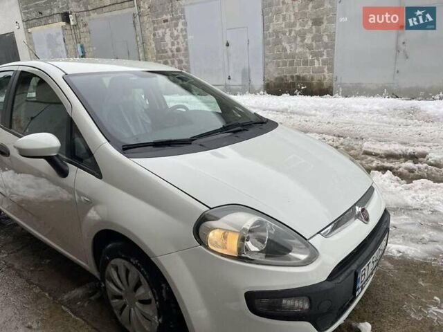 Білий Фіат Гранде Пунто, об'ємом двигуна 1.3 л та пробігом 141 тис. км за 4653 $, фото 9 на Automoto.ua