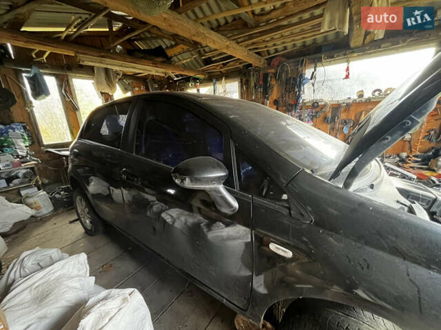 Черный Фиат Гранде Пунто, объемом двигателя 1.37 л и пробегом 250 тыс. км за 1500 $, фото 8 на Automoto.ua