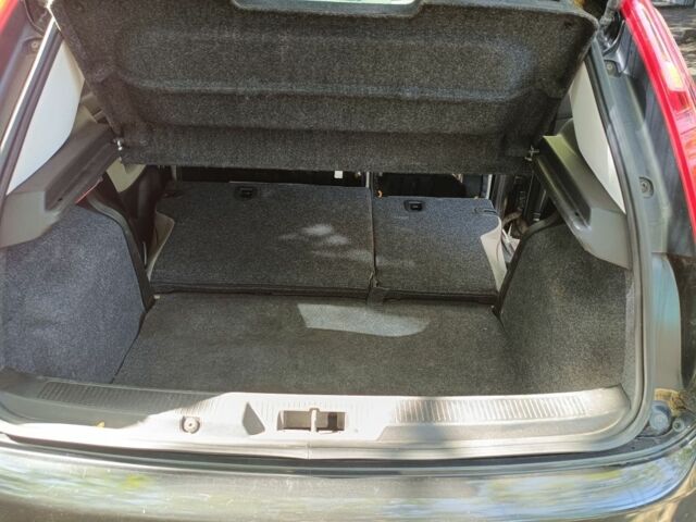 Черный Фиат Гранде Пунто, объемом двигателя 1.2 л и пробегом 287 тыс. км за 4500 $, фото 7 на Automoto.ua