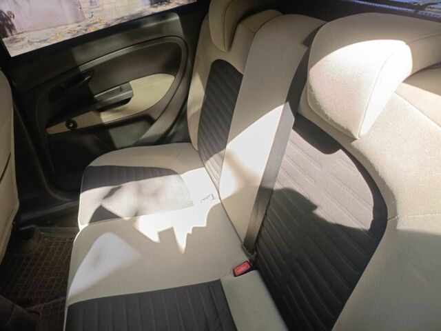 Черный Фиат Гранде Пунто, объемом двигателя 1.2 л и пробегом 287 тыс. км за 4500 $, фото 14 на Automoto.ua