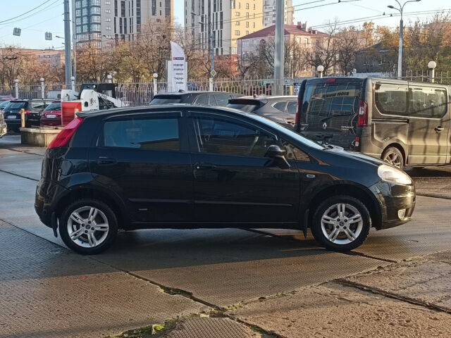 Чорний Фіат Гранде Пунто, об'ємом двигуна 1.4 л та пробігом 169 тис. км за 4990 $, фото 8 на Automoto.ua