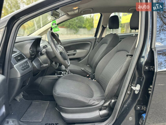 Фиат Гранде Пунто 2008 в Первомайском на Automoto.ua Черный Фиат Гранде Пунто, объемом двигателя 1.4 л и пробегом 156 тыс. км за 5000 $, фото 32 на Automoto.ua