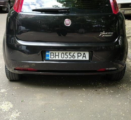 Черный Фиат Гранде Пунто, объемом двигателя 1.4 л и пробегом 187 тыс. км за 4200 $, фото 3 на Automoto.ua