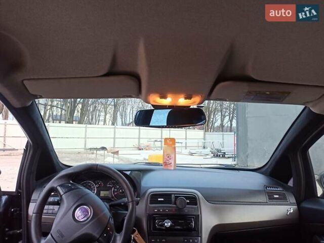 Черный Фиат Гранде Пунто, объемом двигателя 1.37 л и пробегом 280 тыс. км за 4500 $, фото 7 на Automoto.ua