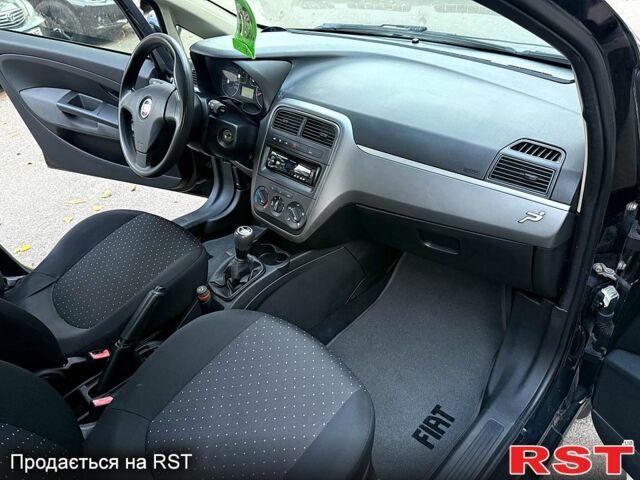 Фиат Гранде Пунто 2008 в Киеве на Automoto.ua Черный Фиат Гранде Пунто, объемом двигателя 1.4 л и пробегом 155 тыс. км за 4200 $, фото 6 на Automoto.ua
