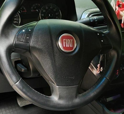 Черный Фиат Гранде Пунто, объемом двигателя 1.4 л и пробегом 187 тыс. км за 4200 $, фото 6 на Automoto.ua