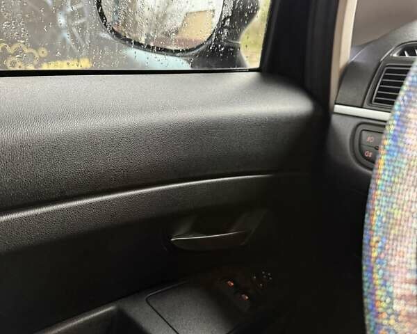 Черный Фиат Гранде Пунто, объемом двигателя 1.37 л и пробегом 156 тыс. км за 4000 $, фото 18 на Automoto.ua