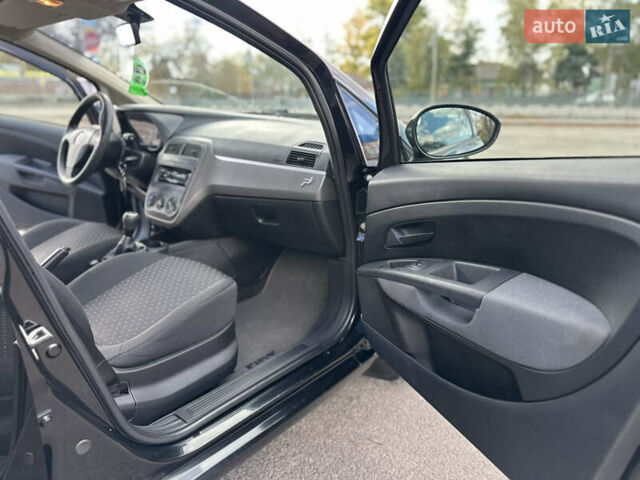 Фиат Гранде Пунто 2008 в Первомайском на Automoto.ua Черный Фиат Гранде Пунто, объемом двигателя 1.4 л и пробегом 156 тыс. км за 5000 $, фото 21 на Automoto.ua