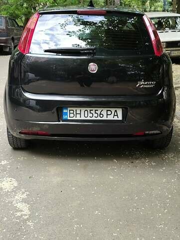 Чорний Фіат Гранде Пунто, об'ємом двигуна 1.37 л та пробігом 187 тис. км за 4300 $, фото 3 на Automoto.ua