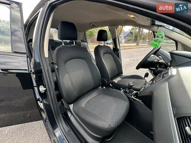 Фиат Гранде Пунто 2008 в Первомайском на Automoto.ua Черный Фиат Гранде Пунто, объемом двигателя 1.4 л и пробегом 156 тыс. км за 5000 $, фото 25 на Automoto.ua