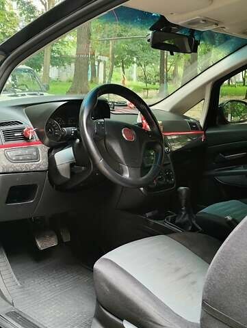 Чорний Фіат Гранде Пунто, об'ємом двигуна 1.37 л та пробігом 187 тис. км за 4300 $, фото 5 на Automoto.ua