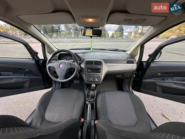 Фиат Гранде Пунто 2008 в Первомайском на Automoto.ua Черный Фиат Гранде Пунто, объемом двигателя 1.4 л и пробегом 156 тыс. км за 5000 $, фото 19 на Automoto.ua