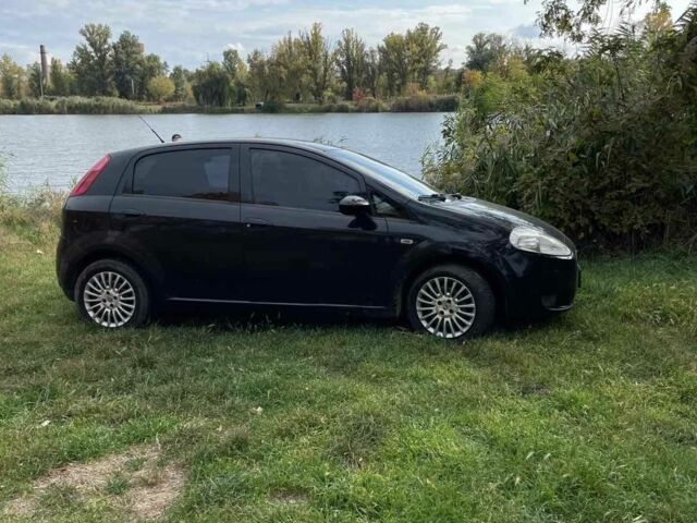 Фиат Гранде Пунто 2009 в Харькове на Automoto.ua Черный Фиат Гранде Пунто, объемом двигателя 0 л и пробегом 193 тыс. км за 4050 $, фото 5 на Automoto.ua