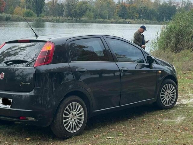 Фиат Гранде Пунто 2009 в Харькове на Automoto.ua Черный Фиат Гранде Пунто, объемом двигателя 0 л и пробегом 193 тыс. км за 4050 $, фото 4 на Automoto.ua