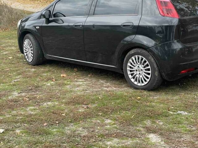 Фиат Гранде Пунто 2009 в Харькове на Automoto.ua Черный Фиат Гранде Пунто, объемом двигателя 0 л и пробегом 193 тыс. км за 4050 $, фото 1 на Automoto.ua