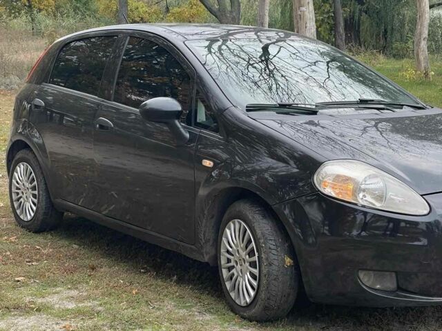 Фиат Гранде Пунто 2009 в Харькове на Automoto.ua Черный Фиат Гранде Пунто, объемом двигателя 0 л и пробегом 193 тыс. км за 4050 $, фото 2 на Automoto.ua