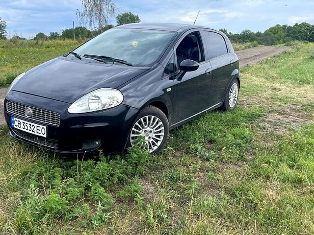 Черный Фиат Гранде Пунто, объемом двигателя 1.4 л и пробегом 192 тыс. км за 4200 $, фото 3 на Automoto.ua