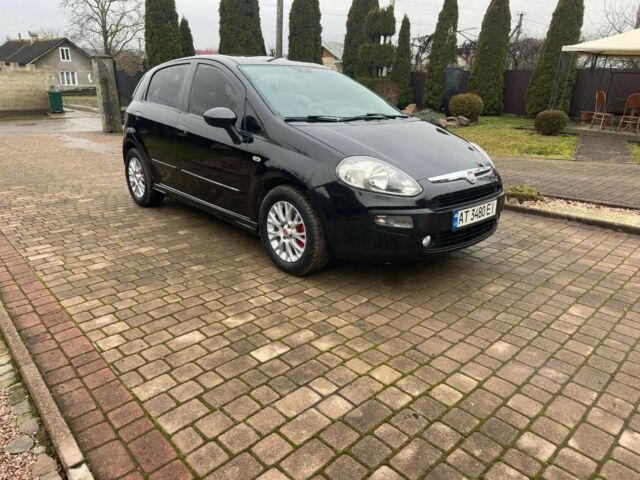 Черный Фиат Гранде Пунто, объемом двигателя 1.3 л и пробегом 270 тыс. км за 4500 $, фото 11 на Automoto.ua