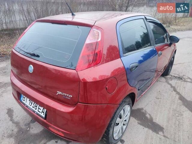 Червоний Фіат Гранде Пунто, об'ємом двигуна 1.24 л та пробігом 126 тис. км за 2200 $, фото 17 на Automoto.ua