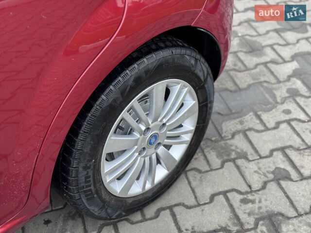 Красный Фиат Гранде Пунто, объемом двигателя 1.4 л и пробегом 236 тыс. км за 4700 $, фото 24 на Automoto.ua