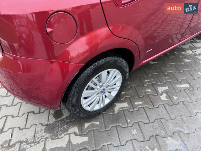 Красный Фиат Гранде Пунто, объемом двигателя 1.4 л и пробегом 236 тыс. км за 4700 $, фото 14 на Automoto.ua