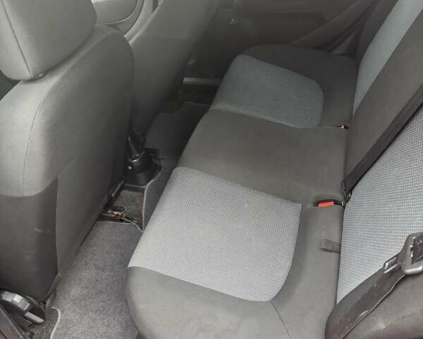 Красный Фиат Гранде Пунто, объемом двигателя 1.37 л и пробегом 132 тыс. км за 4300 $, фото 4 на Automoto.ua