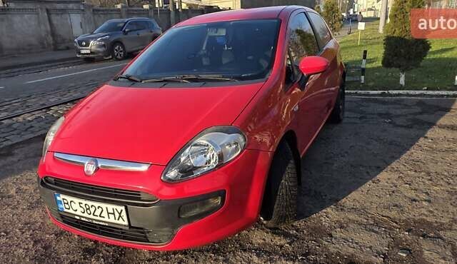 Красный Фиат Гранде Пунто, объемом двигателя 1.24 л и пробегом 160 тыс. км за 4800 $, фото 4 на Automoto.ua