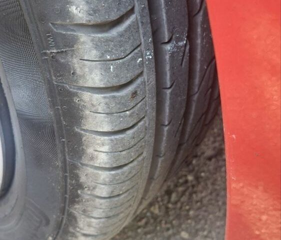 Красный Фиат Гранде Пунто, объемом двигателя 1.4 л и пробегом 147 тыс. км за 5900 $, фото 13 на Automoto.ua