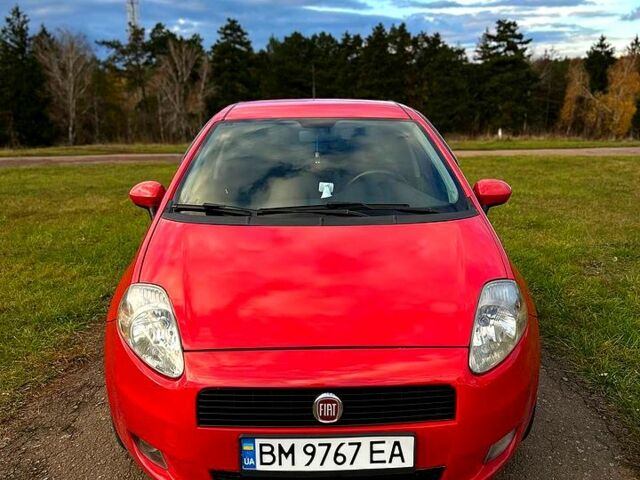 Красный Фиат Гранде Пунто, объемом двигателя 1.4 л и пробегом 208 тыс. км за 4700 $, фото 2 на Automoto.ua