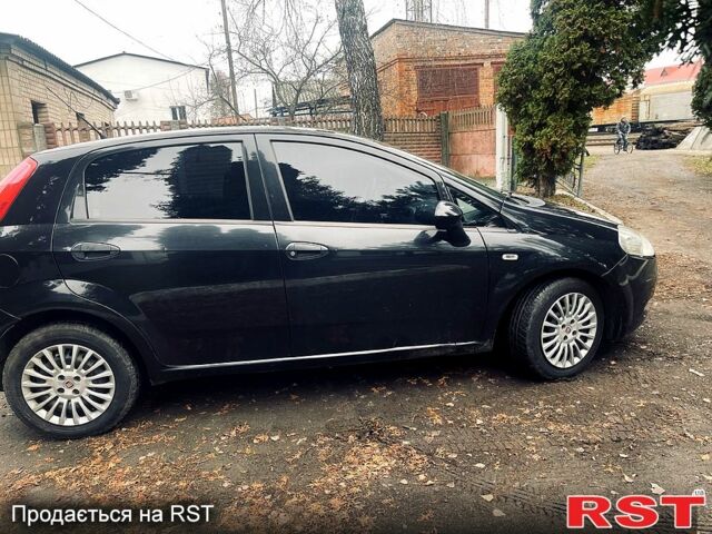 Фиат Гранде Пунто, объемом двигателя 1.4 л и пробегом 194 тыс. км за 4950 $, фото 4 на Automoto.ua