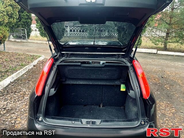 Фиат Гранде Пунто, объемом двигателя 1.4 л и пробегом 194 тыс. км за 4950 $, фото 6 на Automoto.ua