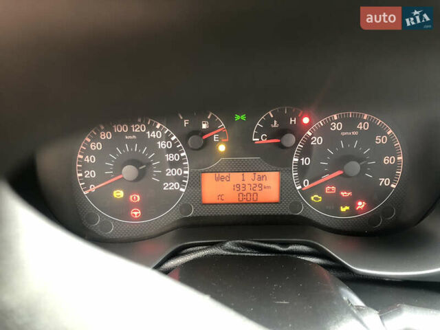 Серый Фиат Гранде Пунто, объемом двигателя 1.37 л и пробегом 193 тыс. км за 4000 $, фото 13 на Automoto.ua
