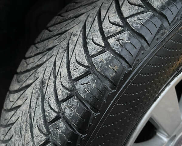 Серый Фиат Гранде Пунто, объемом двигателя 1.4 л и пробегом 162 тыс. км за 3499 $, фото 26 на Automoto.ua