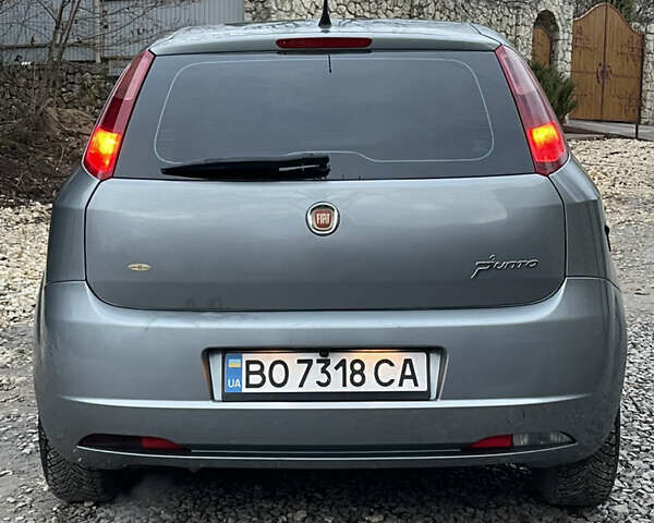 Серый Фиат Гранде Пунто, объемом двигателя 1.4 л и пробегом 162 тыс. км за 3499 $, фото 9 на Automoto.ua