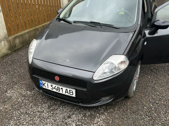 Сірий Фіат Гранде Пунто, об'ємом двигуна 1.4 л та пробігом 284 тис. км за 2200 $, фото 4 на Automoto.ua