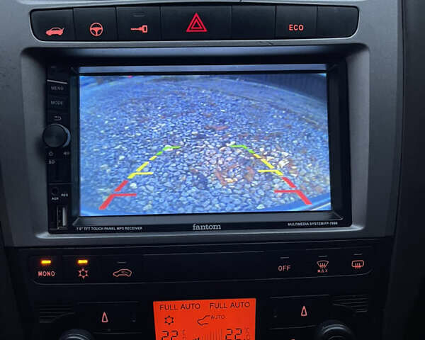 Серый Фиат Гранде Пунто, объемом двигателя 1.4 л и пробегом 162 тыс. км за 3499 $, фото 18 на Automoto.ua