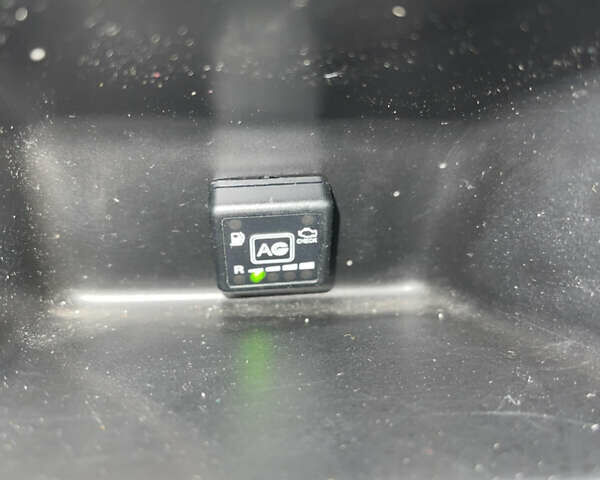 Серый Фиат Гранде Пунто, объемом двигателя 1.4 л и пробегом 162 тыс. км за 3499 $, фото 24 на Automoto.ua