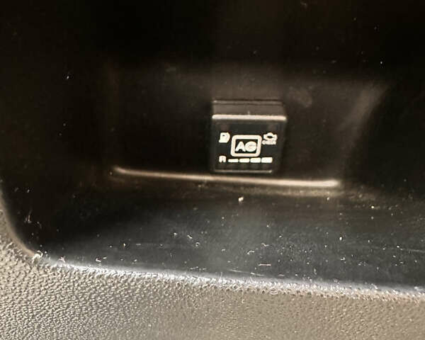 Сірий Фіат Гранде Пунто, об'ємом двигуна 1.4 л та пробігом 161 тис. км за 3800 $, фото 7 на Automoto.ua