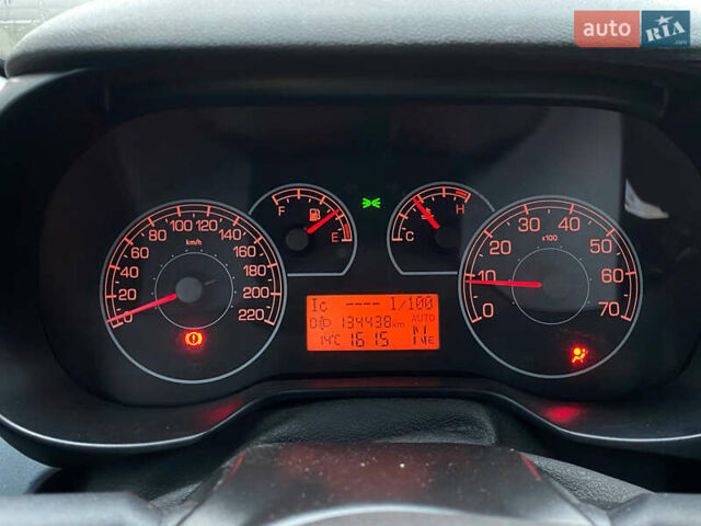 Фиат Гранде Пунто 2010 в Березно на Automoto.ua Серый Фиат Гранде Пунто, объемом двигателя 1.37 л и пробегом 134 тыс. км за 4750 $, фото 9 на Automoto.ua